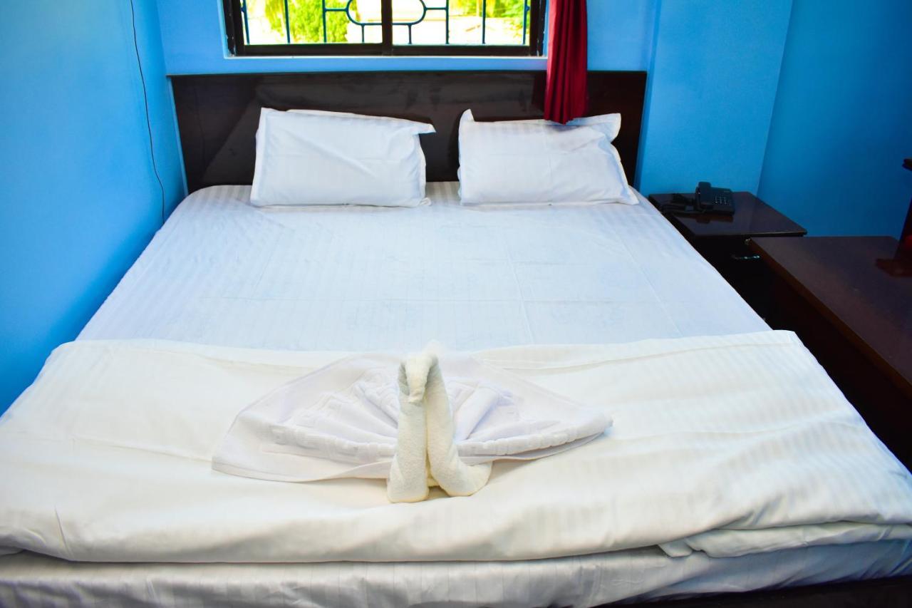 Royal Palace Hotel Bolpur Bagian luar foto