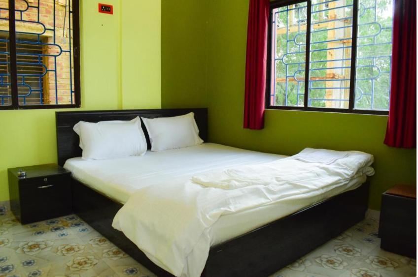 Royal Palace Hotel Bolpur Bagian luar foto